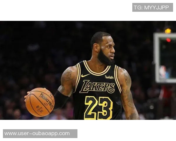 东契奇罚球失误引发球迷惊恐全场贡献33分11板8助3断表现依旧抢眼