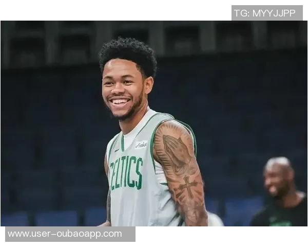 安芬尼西蒙斯谈比赛中与普里查德的适应与交流经验分享 安芬尼西蒙斯谈比赛中与普里查德的适应与交流经验分享